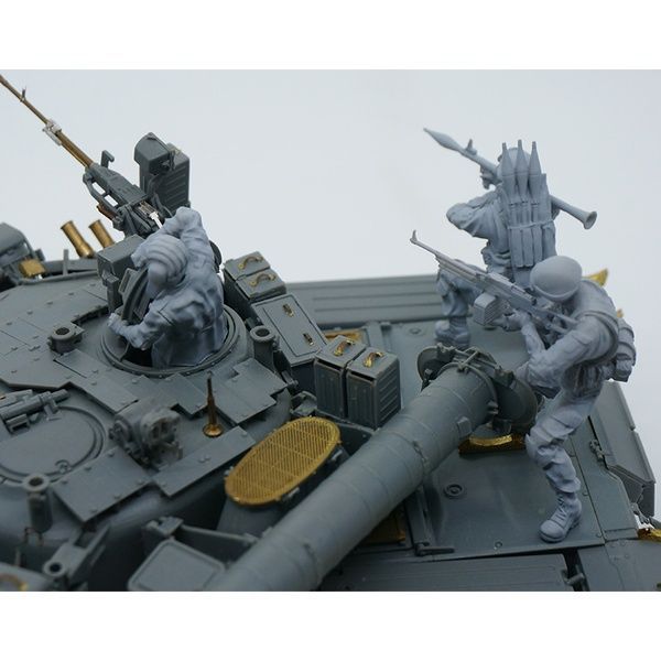 Збірна модель 1/35 Т-80У основний бойовий танк + 3 фігури із смоли, RPG Model 35001A
