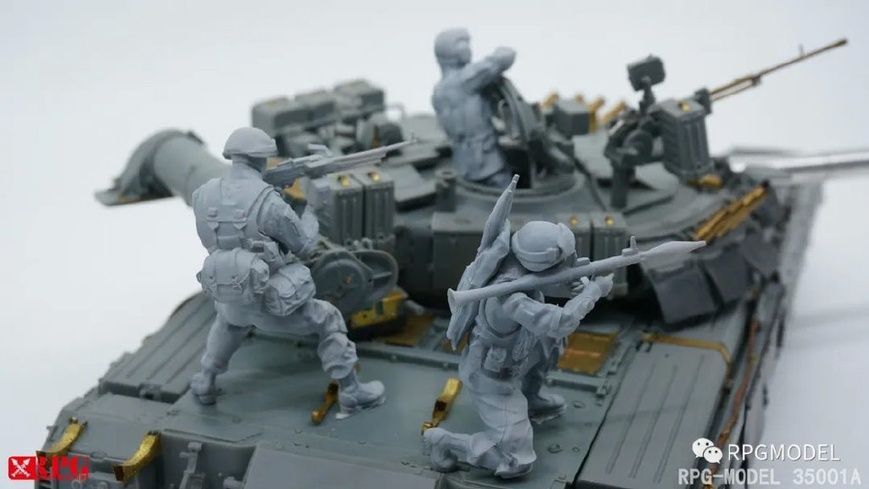 Збірна модель 1/35 Т-80У основний бойовий танк + 3 фігури із смоли, RPG Model 35001A