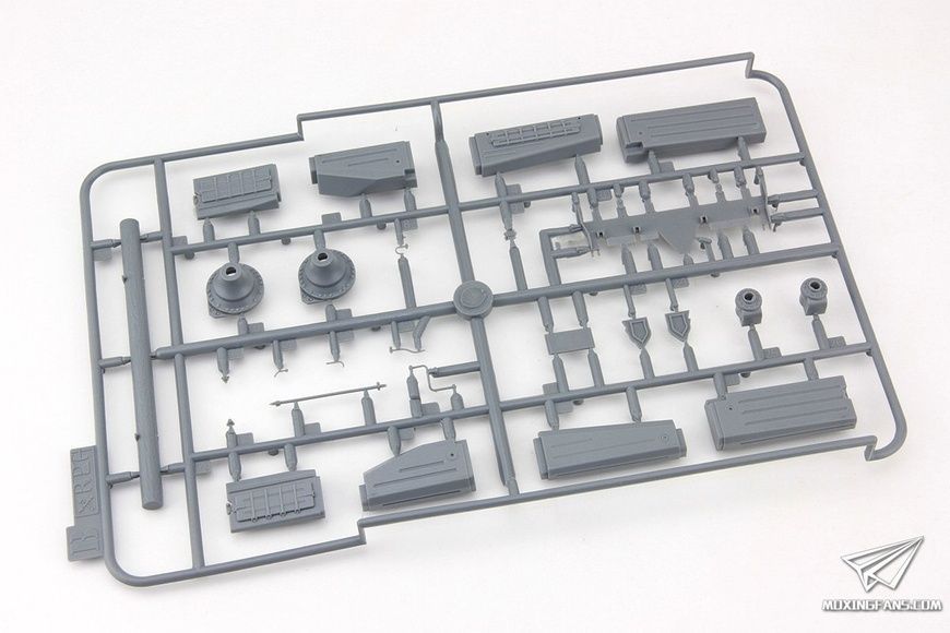 Збірна модель 1/35 Т-80У основний бойовий танк + 3 фігури із смоли, RPG Model 35001A