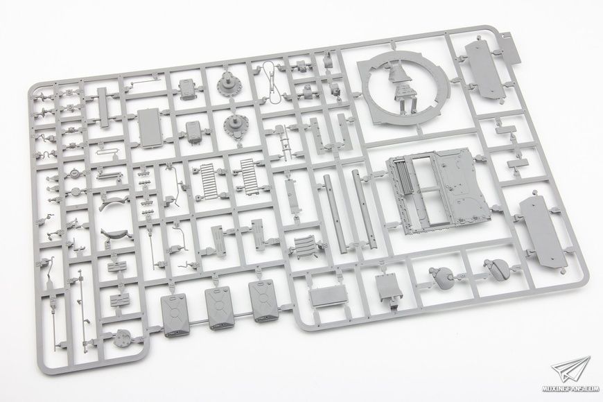 Збірна модель 1/35 Т-55АМ2-B чехословацький середній танк, Takom 2057