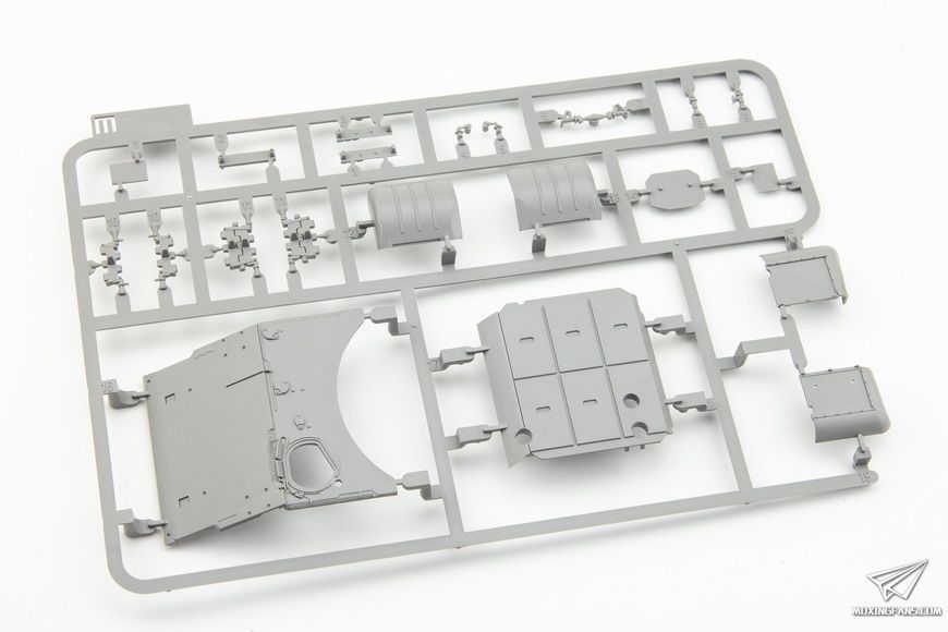 Збірна модель 1/35 Т-55АМ2-B чехословацький середній танк, Takom 2057