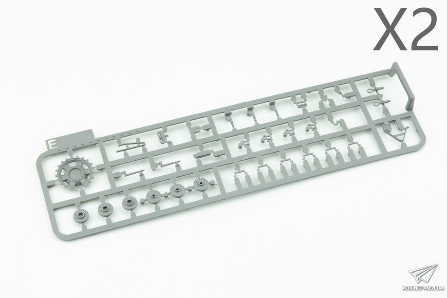 Збірна модель 1/35 StuH42 / StuG III Ausf.G пізніх випусків (2 в 1), Takom 8006