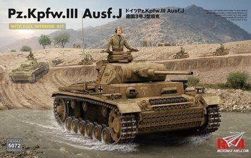 Збірна модель 1/35 Pz.Kpfw.III Ausf.J з повним інтер'єром та робочими траками, RFM RM-5072