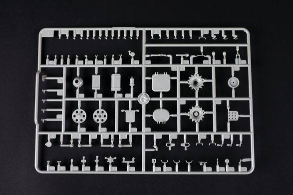 Збірна модель 1/35 9П149 самохідний комплекс керованого озброєння 9К114 "Штурм-С", Trumpeter 09605