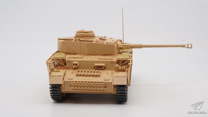 Збірна модель 1/35 Pz.Kpfw.IV Ausf.J / Pz.Beob.Wg.IV Ausf.J (2 в 1), пізніх випусків, RFM RM-5033