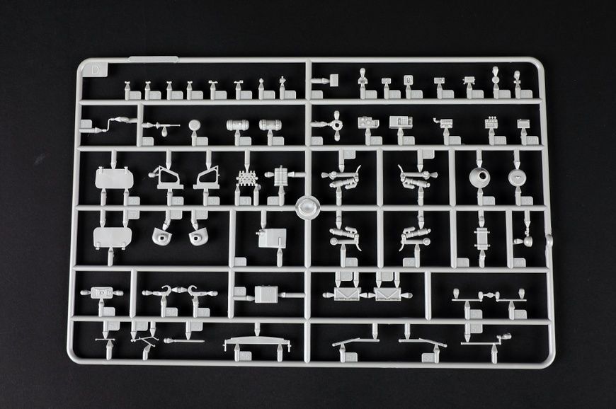 Збірна модель 1/35 9П149 самохідний комплекс керованого озброєння 9К114 "Штурм-С", Trumpeter 09605