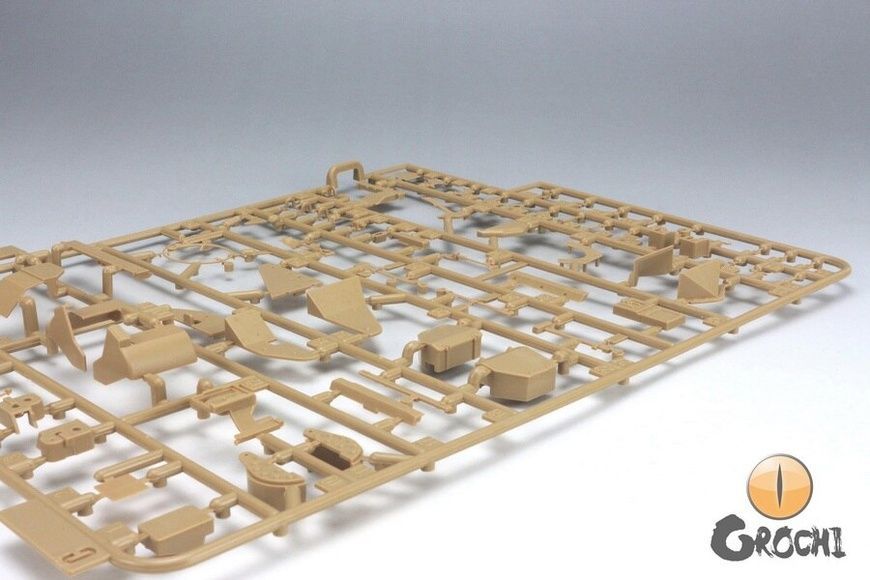 Збірна модель 1/35 M3A3 Bradley з металевими траками та фігуркою (Deluxe Edition), Takom/Orochi IM-001