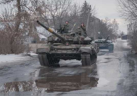 Збірна модель 1/35 Т-90АК з ПТК, командирський танк, Amusing Hobby 35A056 -  Panzershop — інтернет-магазин збірних моделей