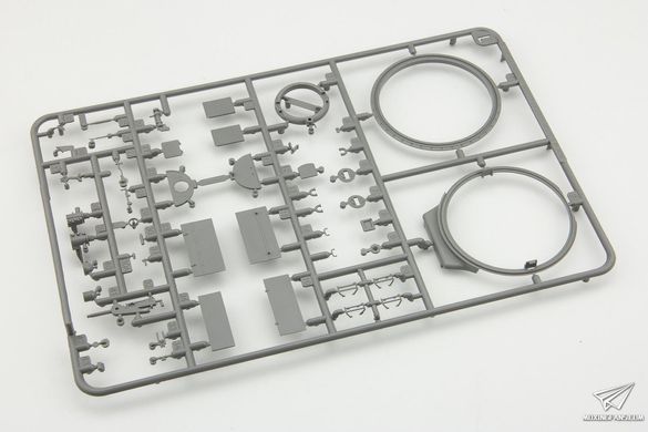 Збірна модель 1/35 Sherman Vс Firefly британський середній танк, RFM RM-5038