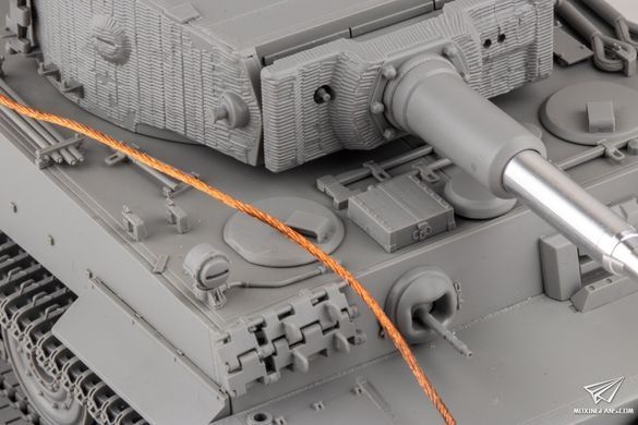 Збірна модель 1/35 Tiger I Pz.Kpfw.VI Ausf.E "гібрид" з Gruppe Fehrmann, Takom 2202