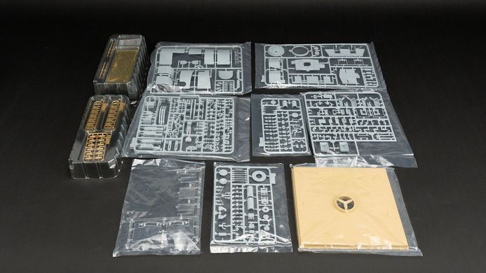 Збірна модель 1/35 40mm Quad Bofors корабельна ЗУ флоту США (набір першої партії), Zimi Model ZM53001S