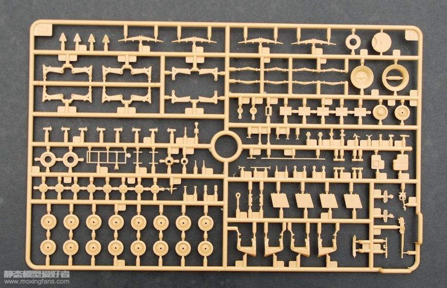 Збірна модель 1/35 Pz.Kpfw.35(t) / LT vz.35, Bronco CB35065