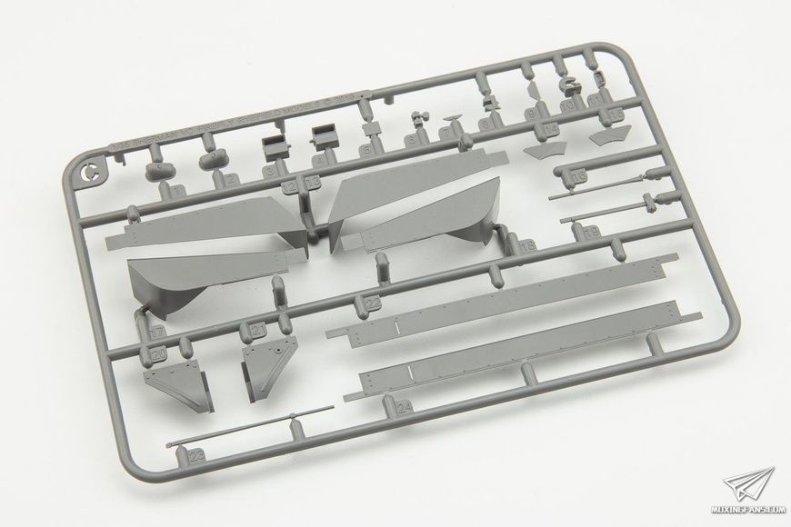 Збірна модель 1/35 Sherman Vс Firefly британський середній танк, RFM RM-5038