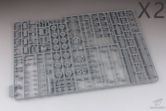Збірна модель 1/35 StuG III Ausf.G пізніх випусків, з повним інтер'єром та фігурками екіпажу, з копією знаку "За танкову атаку", Border Model BT-020