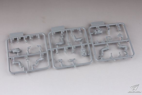 Збірна модель 1/35 StuG III Ausf.G пізніх випусків, з повним інтер'єром та фігурками екіпажу, з копією знаку "За танкову атаку", Border Model BT-020
