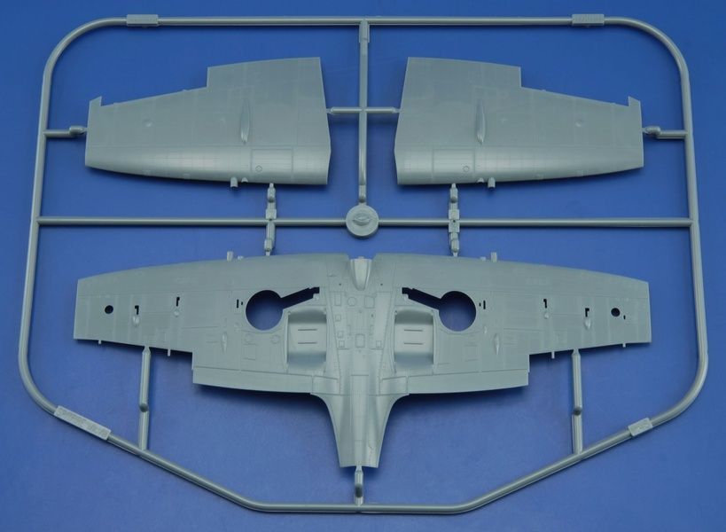 Збірна модель 1/48 Spitfire Mk.VIII (Weekend Edition) + фототравлення Eduard FE746, Eduard 84139