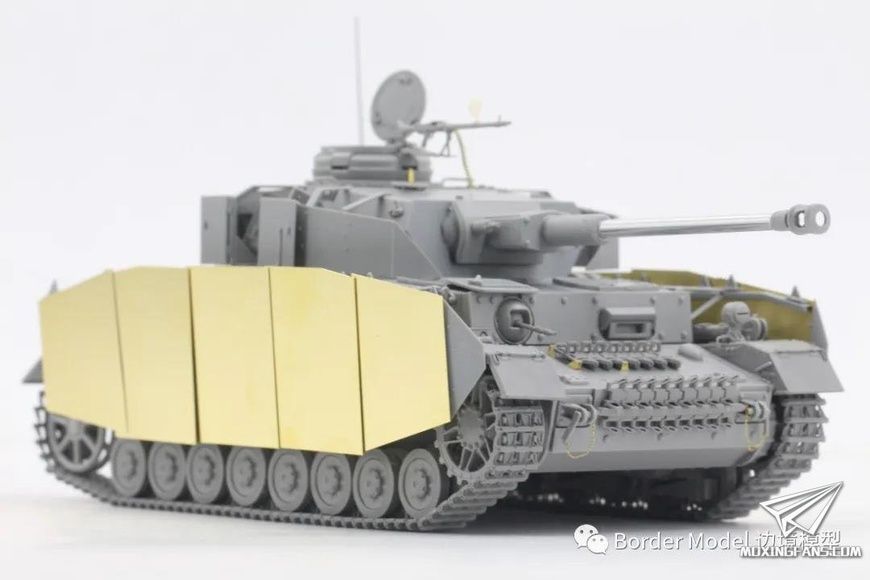 Збірна модель 1/35 Pz.Kpfw.IV Ausf.H ранніх-середніх випусків (2 в 1) з фігурками, Border Model BT-005