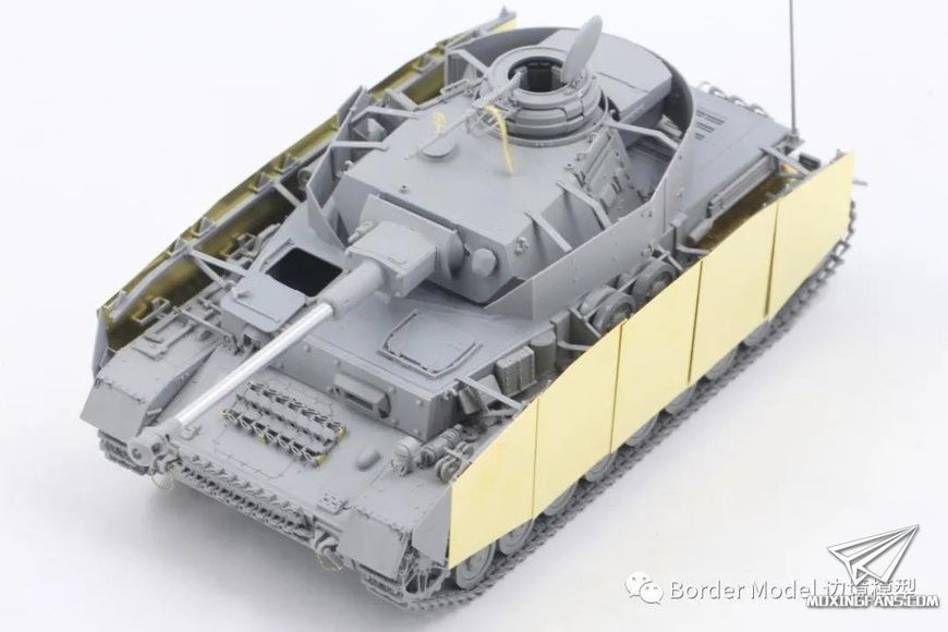 Збірна модель 1/35 Pz.Kpfw.IV Ausf.H ранніх-середніх випусків (2 в 1) з фігурками, Border Model BT-005