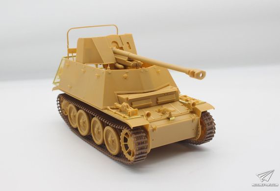 Збірна модель 1/35 Panzerjaeger II fuer 7.62 cm PaK 36 (Sd.Kfz. 132) Marder II D, Bronco CB35097