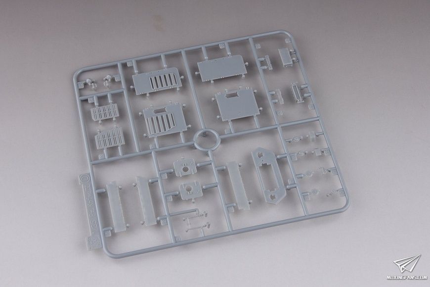 Збірна модель 1/35 Pz.Kpfw.IV Ausf.F1(F), з Magic Tracks, Dragon 6315