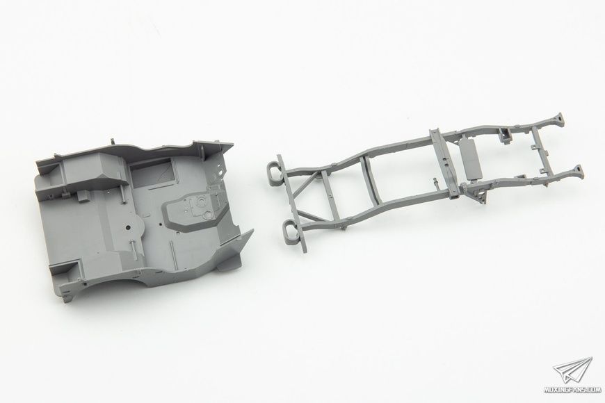 Збірна модель 1/35 M46 Patton та броньований джип 1/4 ton Utility Truck, набір з двох моделей (2 в 1), Takom 2117X
