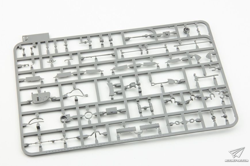 Збірна модель 1/35 M46 Patton та броньований джип 1/4 ton Utility Truck, набір з двох моделей (2 в 1), Takom 2117X