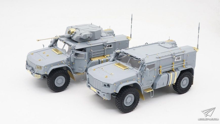 Збірна модель 1/35 Набір з двох броньованих машин КАМАЗ K-4386 Тайфун-ВДВ (2 моделі в 1 наборі), RPG-Model 35019