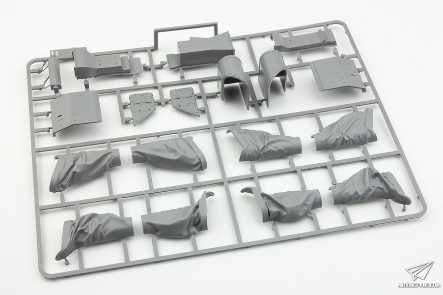 Збірна модель 1/72 Башта "B" (&lsquo;Bruno&rsquo;) лінкора Bismark з двома гарматами 38 см SK C/34, Takom 5012
