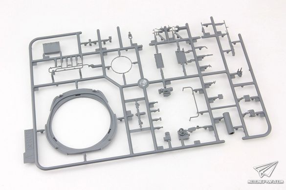 Збірна модель 1/35 Т-80У основний бойовий танк + 2 набори обвісу із смоли, RPG Model 35001B