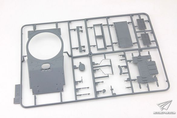 Збірна модель 1/35 Т-80У основний бойовий танк + 2 набори обвісу із смоли, RPG Model 35001B