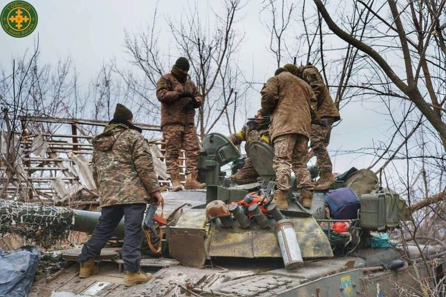 Збірна модель 1/35 Т-80У основний бойовий танк + 2 набори обвісу із смоли, RPG Model 35001B