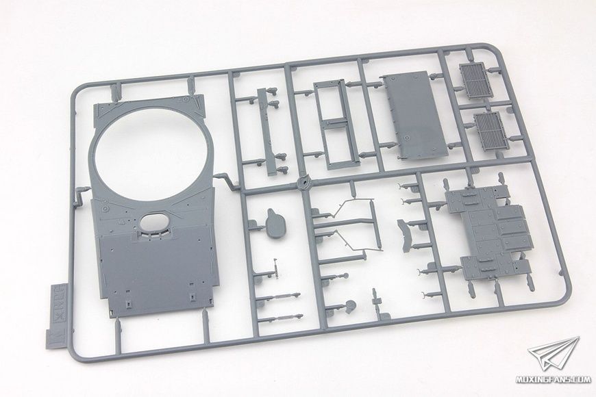 Збірна модель 1/35 Т-80У основний бойовий танк + 2 набори обвісу із смоли, RPG Model 35001B