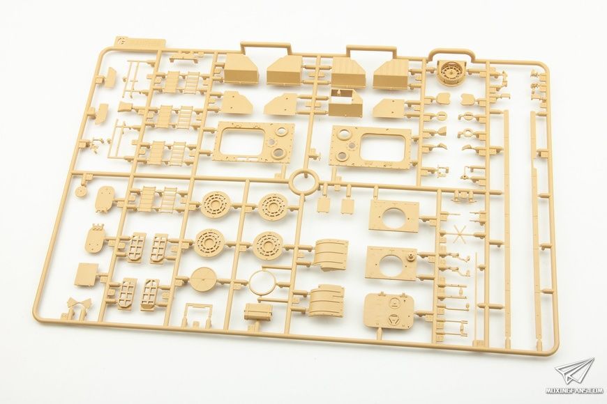 Збірна модель 1/35 Panther Ausf.F, з робочими траками, RFM RM-5045