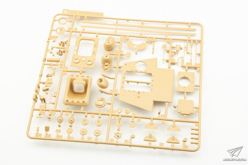 Збірна модель 1/35 Panther Ausf.F, з робочими траками, RFM RM-5045