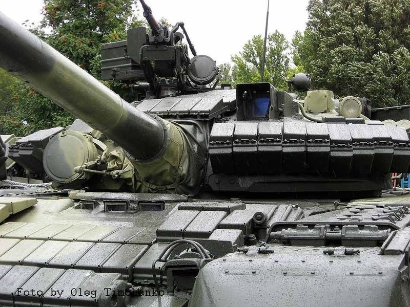 Збірна модель 1/35 Т-80БВД український ОБТ (Т-80БВ з двигуном 6ТД-2), Trumpeter 05581