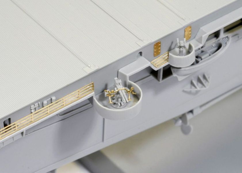 Збірна модель 1/350 USS Independence CVL-22 авіаносець США, Dragon 1024