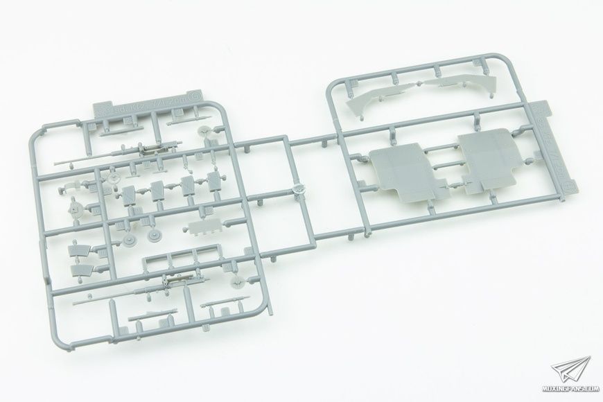 Збірна модель 1/35 Sd.Kfz. 7/1 2cm Flakvierling 38 auf Selbstfahrlafette, Dragon 6525