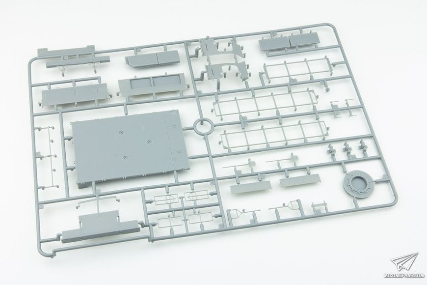 Збірна модель 1/35 Sd.Kfz. 7/1 2cm Flakvierling 38 auf Selbstfahrlafette, Dragon 6525