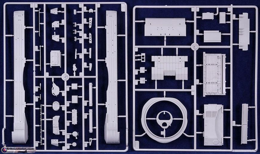 Збірна модель 1/35 Т-72M4CZ чеський основний бойовий танк, Trumpeter 05595
