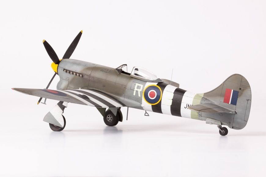 Збірна модель 1/48 Tempest Mk.V Series 1 (ProfiPACK), Eduard 82121