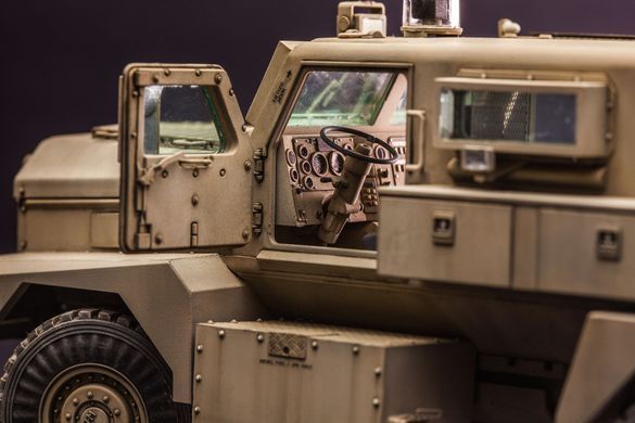 Збірна модель 1/35 Cougar 6&times;6 бронеавтомобіль класу MRAP, Meng SS-005