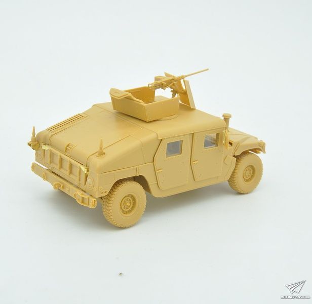 Збірна модель 1/35 HMMWV M1114 Up-Armored Tactical Vehicle броньований автомобіль, Bronco CB35080