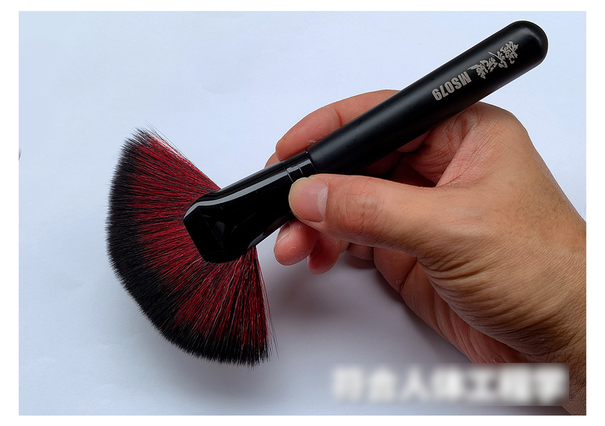 Пензель для прибирання пилу з моделей Pro Master MB-1600