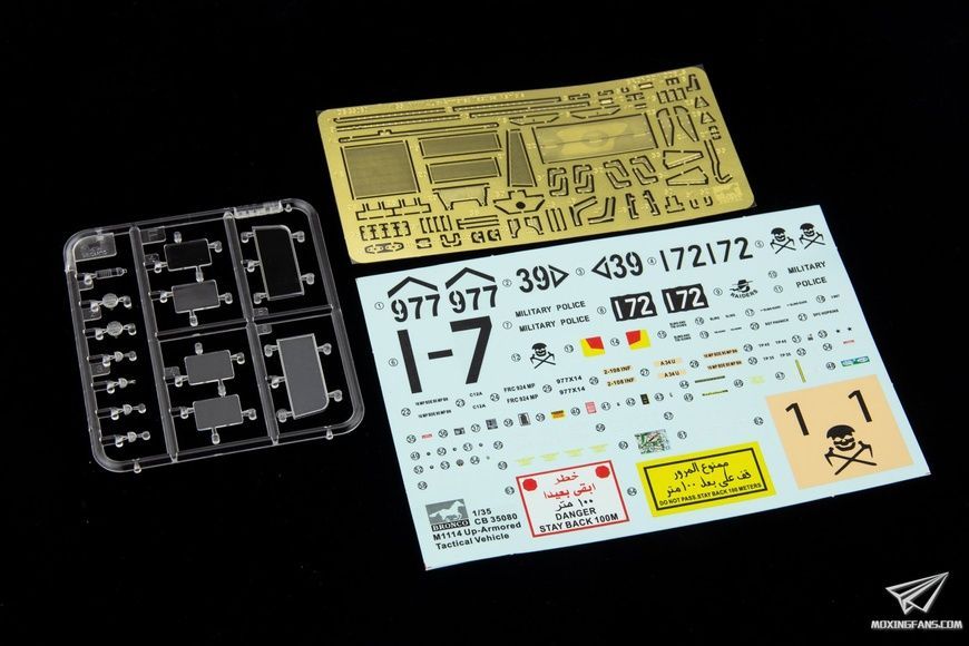 Збірна модель 1/35 HMMWV M1114 Up-Armored Tactical Vehicle броньований автомобіль, Bronco CB35080