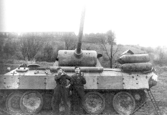 Збірна модель 1/35 Panther Ausf.D "Stadtgas" (Fahrschulpanzer V Panther), Dragon 6881