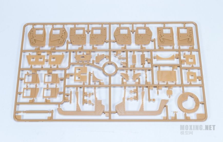 Збірна модель 1/35 HMMWV M1114 HA Up-Armored Tactical Vehicle броньований автомобіль, Bronco CB35092