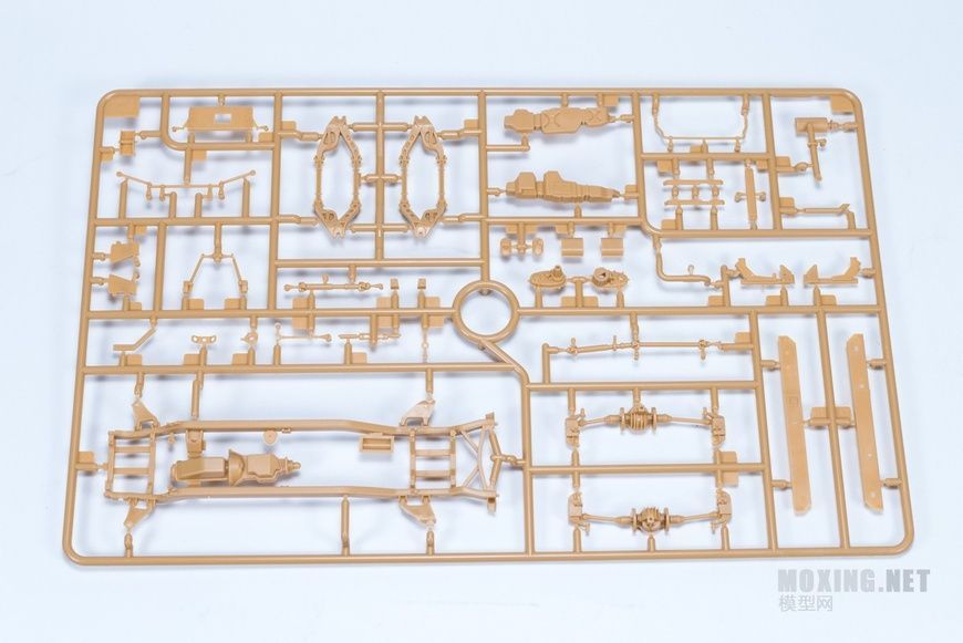 Збірна модель 1/35 HMMWV M1114 HA Up-Armored Tactical Vehicle броньований автомобіль, Bronco CB35092