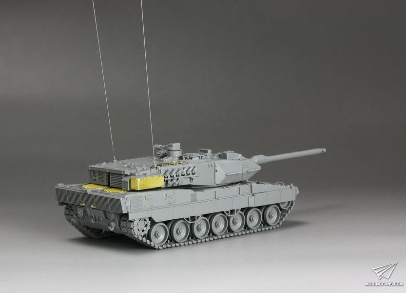 Збірна модель 1/72 Leopard 2A7 з паперовими масками для камуфляжу (Limited Edition), Takom 5011X