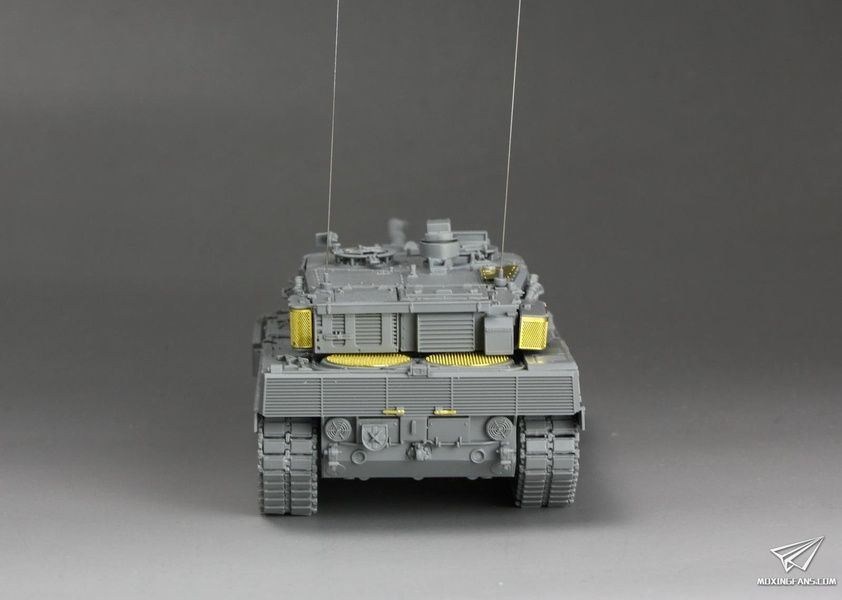 Збірна модель 1/72 Leopard 2A7 з паперовими масками для камуфляжу (Limited Edition), Takom 5011X