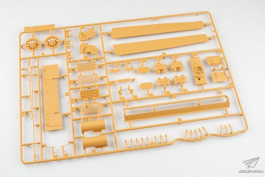 УЦІНКА! Збірна модель 1/35 Tiger I Ausf.E пізній з циммеритом +RM-5023 VW Type 82E (комбо-набір 2 в 1), RFM RM-1212